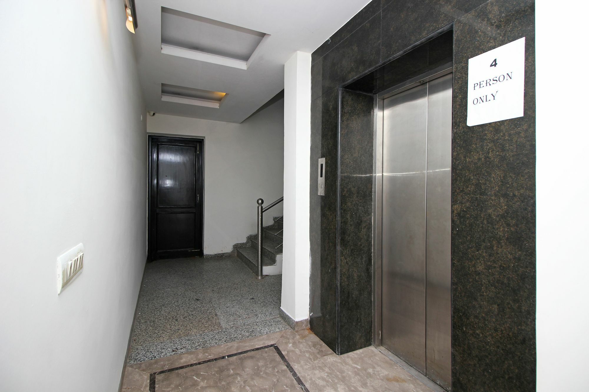Oyo 9030 Hotel Delhi Airport Plaza นิวเดลี ภายนอก รูปภาพ